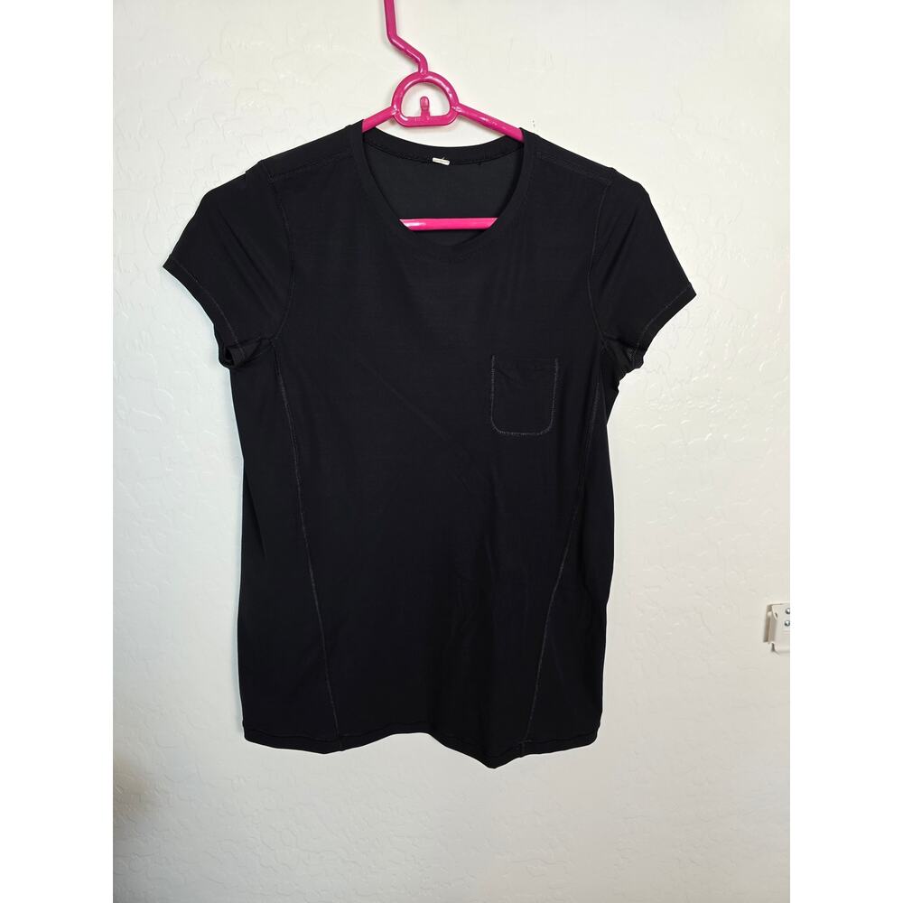 Lululemon black top size 4 stretchy